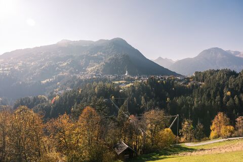 Benni Raich Brücke im Herbst