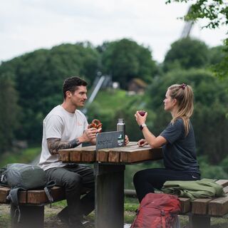 Pause am Parkplatz Schallershaus