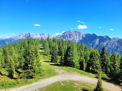 Fotografija s spletne strani mmecki na poti
