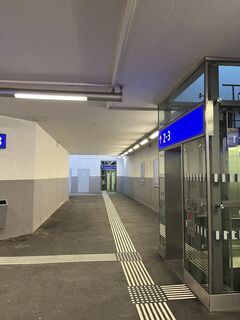 Am Bahnhof Gloggnitz den Hinterausgang zur Arensteingasse nehmen..