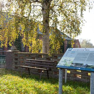 Infotafel &amp; Rastplatz am Sudewiesen-Weg