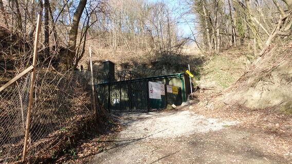 am oberen Ende der Kostersitzgasse in den Steig