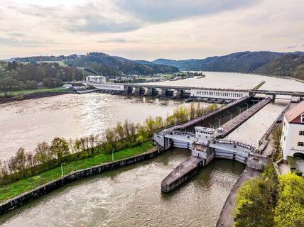 Besucherkraftwerk Ybbs-Persenbeug Luftaufnahme