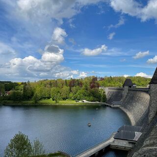 Staumauer Möhnesee mit Ausgleichsweiher