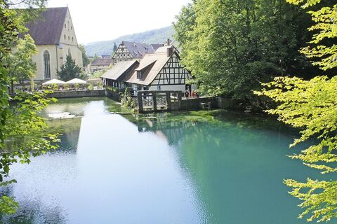 Der sagenumwobene Blautopf bei Blaubeuren