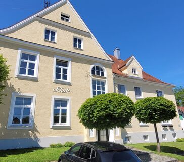 Parkplatz am Dorfanger in Ollarzried