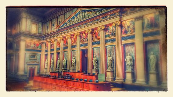 Historischer Reichsratssitzungssaal im österreichischen Parlament