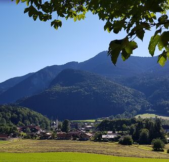 Blick zum Bergsteigerdorf Kreuth