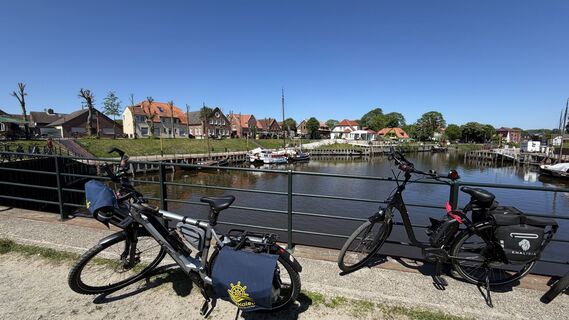 Hafen von Carolinensiel auf der Radtour Hooksiel–Neuharlingersiel