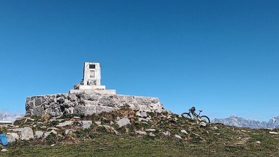 Fotografija s spletne strani Burki na poti