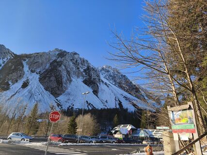 Zdjęcie z Marko Bešter wzdłuż trasy