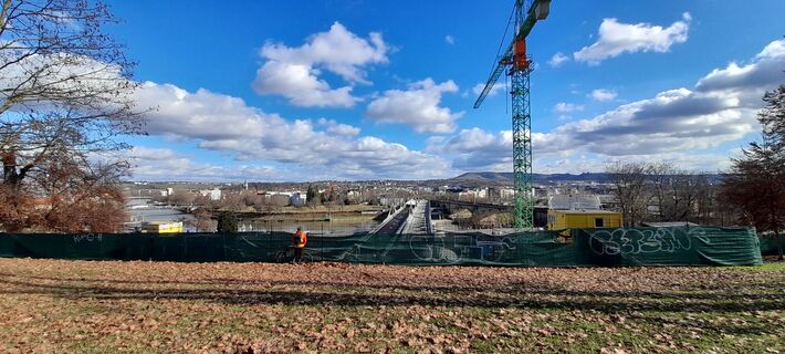 Neue S21-Eisenbahnbrücke über den Neckar nach Cannstadt
