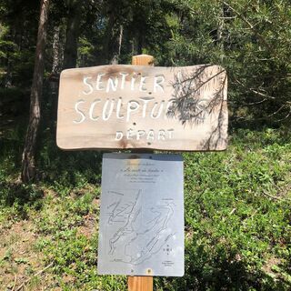Starttafel des Skulpturenwegs