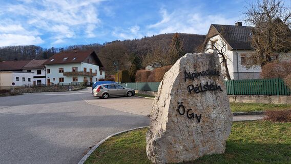 am Dorfplatz Richtung rechts geht´s weiter