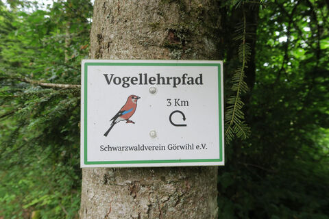 Der Vogellehrpfad gibt allerhand Infos zur heimischen Tierwelt.