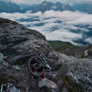 Zu Fuss den Berg hoch - das letzte Stück muss getragen werden
