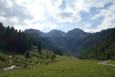 nach kurzer Zeit kann man schon die drei Schafalpenköpfe erkennen