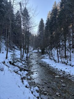 Foto von tiefblauesmeer entlang der Tour