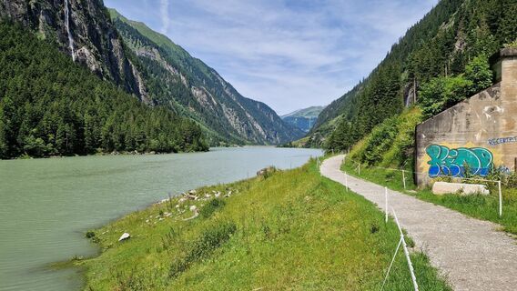 Fotografia z Gerrit van der Linde na trase