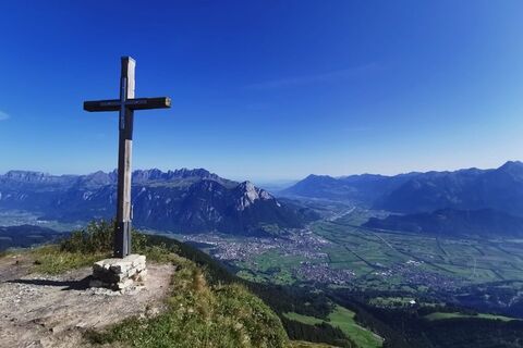 Blick vom Garmil aus ins Tal