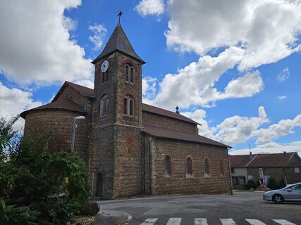 Fotografija s spletne strani Almdirndl na poti