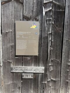 Zdjęcie z Nina Wolf wzdłuż trasy