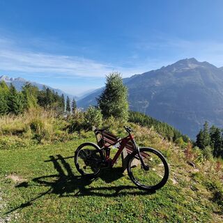 Eine kurze Rast mit Panoramablick ins Untere Mölltal darf nicht fehlen.