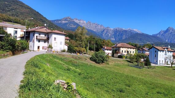 Fotografija s spletne strani Adi Lechner na poti