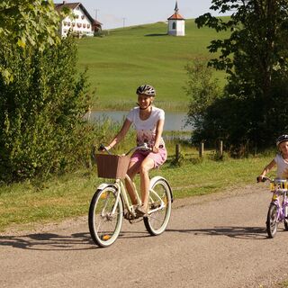Radltour um den Bannwaldsee, Radler am Hegratsriedsee