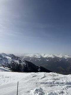 Kuva osoitteesta Maximilian Adler matkan varrella