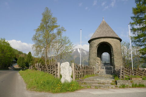 Start beim Kriegerdenkmal in Hohentauern