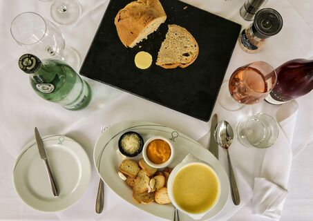 Fischsuppe im Gasthaus Grüner Baum Moos
