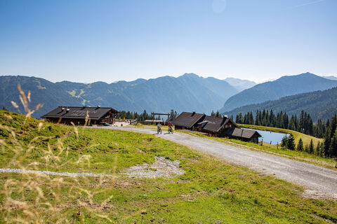 Bei tollen Anstiegen und einem grandiosen Bergpanorama zeigt sich das Skigebiet im Sommer bei der Frauenalm-Runde von seiner besten Seite