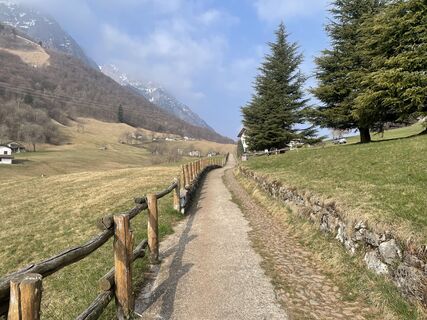 Fotografija s spletne strani Gualo na poti