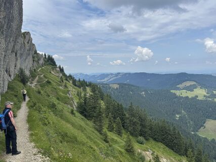 Fotografia z Nisha Schweitzer na trase