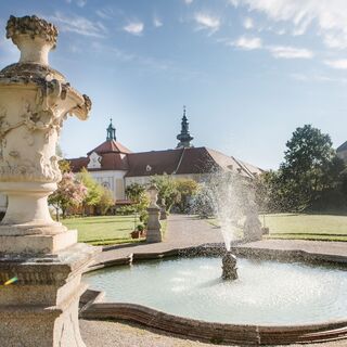 Stift Seitenstetten - Hofgarten Springbrunnen