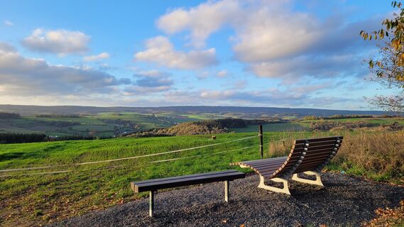 Ruhebank mit Ausblick Prüm