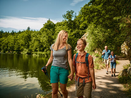 Wandern am Bergsee