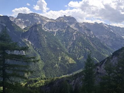 Fotografija s spletne strani Arei01 na poti