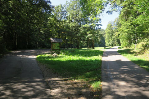 Start am Wanderparkplatz Wickartsmühle.