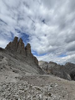 Fotografija s spletne strani chiara guidicini na poti