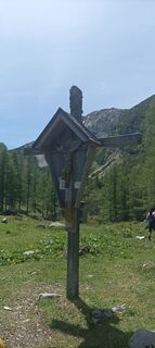 Fotografija s spletne strani Cornelia Bruckner-Holzer na poti