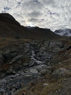 Fotografia z Simon Liranzo na trase