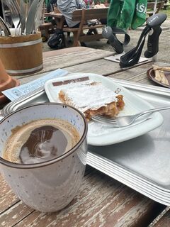 Fotografija s spletne strani Guy Peres na poti