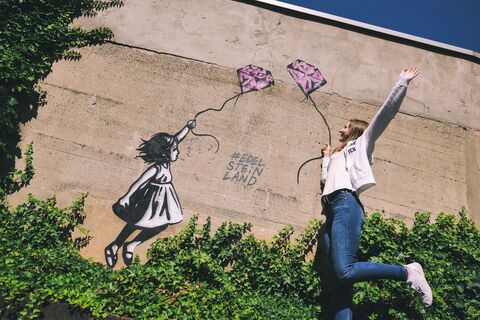 Du und der EdelsteinBallon - Ausgangspunkt ist unser EdelSteinLand Graffiti am Deutschen Edelsteinmuseum in Idar