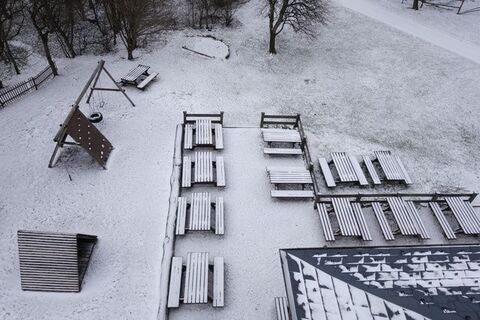 Peilsteinhaus, noch verschneit