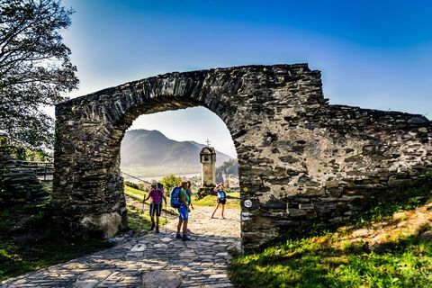 Rotes Tor in Spitz