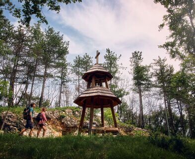 Glockenturm, Denkmal für die gefallenen slowakischen Soldaten im Ersten Weltkrieg.