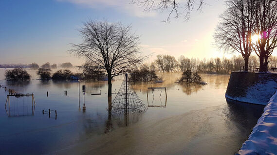 Land unter auf dem Spielplatz an der Stadtmauer