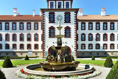 Schloss Elisabethenburg Meiningen: Brunnen im Innenhof